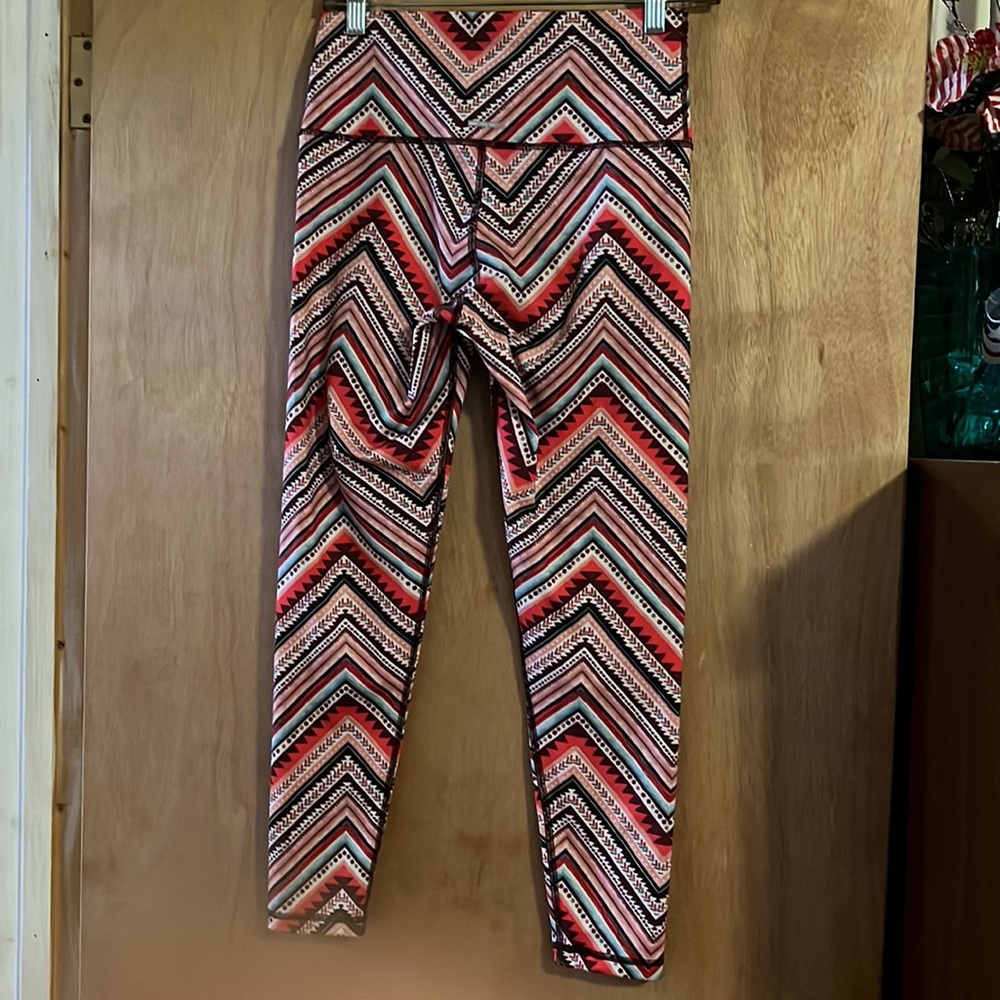 🆑FINAL PRICE‼️ Aerie medium red and blue printed leggings - Picture 3 of 3